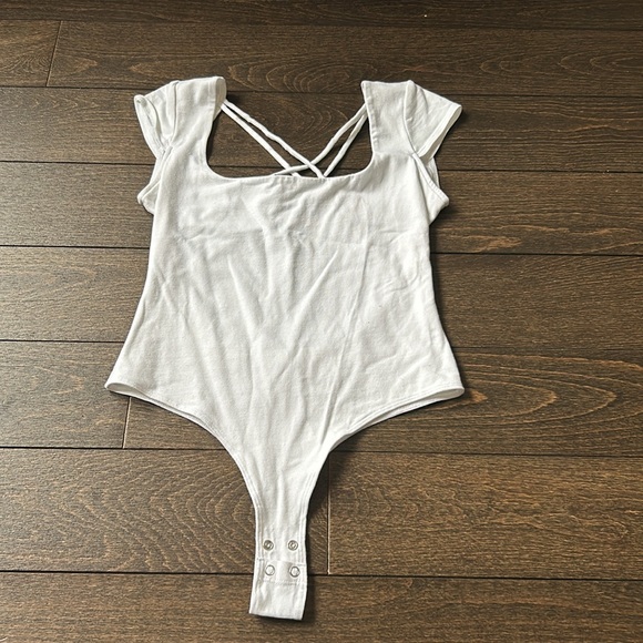 Women’s white open back garage body suit - Picture 2 of 3